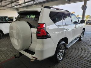 Toyota Land Cruiser Prado 4.0 VX-L - Image 2