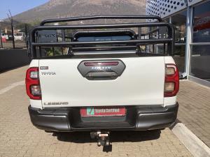 Toyota Hilux 2.8GD-6 Xtra cab Legend manual - Image 5