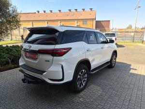 Toyota Fortuner 2.8GD-6 4x4 VX - Image 2