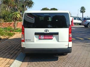 Toyota Quantum 2.8 LWB crew cab manual - Image 5