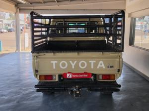 Toyota Land Cruiser 79 2.8GD-6 double cab auto - Image 5