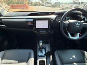 Toyota Hilux 2.8GD-6 double cab 4x4 Raider auto - Image 6