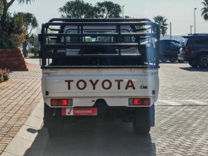 Toyota Land Cruiser 79 2.8GD-6 double cab auto - Image 5