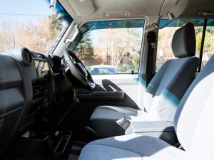 Toyota Land Cruiser 79 4.5D-4D V8 double cab LX - Image 7