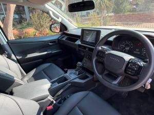 Toyota Hilux 2.8GD-6 double cab SRX 4x4 - Image 7