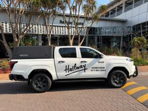 Toyota Hilux 2.8GD-6 double cab SRX 4x4 - Image 3