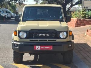 Toyota Land Cruiser 79 2.8GD-6 double cab auto - Image 4