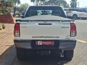 Toyota Hilux 2.4GD-6 double cab 4x4 SR - Image 5