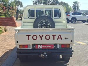 Toyota Land Cruiser 79 2.8GD-6 double cab auto - Image 5