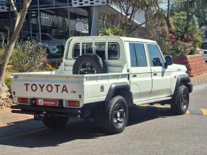 Toyota Land Cruiser 79 2.8GD-6 double cab auto - Image 2