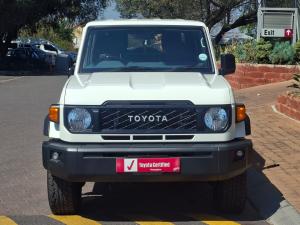 Toyota Land Cruiser 79 2.8GD-6 double cab auto - Image 4