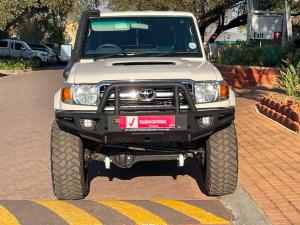 Toyota Land Cruiser 79 4.5D-4D V8 double cab LX - Image 4