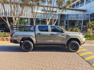 Toyota Hilux 2.8GD-6 double cab SRX 4x4 - Image 3