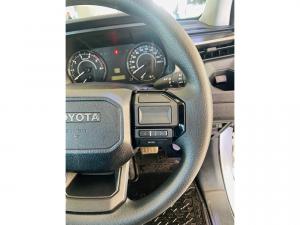 Toyota Hilux 2.8GD-6 double cab SRX 4x4 - Image 10