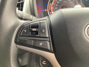 Toyota Vitz 1.0 XR manual - Image 9