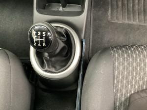 Toyota Vitz 1.0 XR manual - Image 11