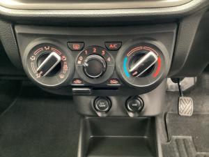 Toyota Vitz 1.0 XR manual - Image 15