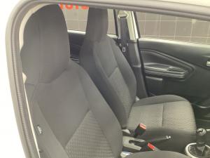 Toyota Vitz 1.0 XR manual - Image 16