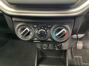 Toyota Vitz 1.0 XR manual - Image 10
