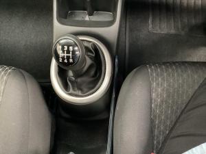 Toyota Vitz 1.0 XR manual - Image 11
