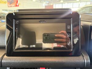 Suzuki Jimny 1.5 GLX AllGrip 3-door manual - Image 12