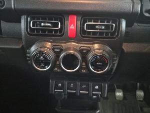 Suzuki Jimny 1.5 GLX AllGrip 3-door manual - Image 13
