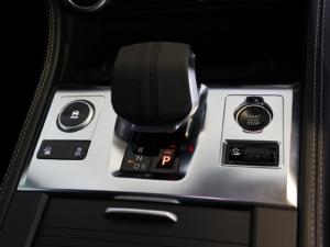 Jaguar F-Pace D200 AWD R-Dynamic SE - Image 21