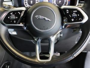 Jaguar F-Pace D200 AWD R-Dynamic SE - Image 26