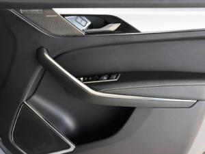 Jaguar F-Pace D200 AWD R-Dynamic SE - Image 27