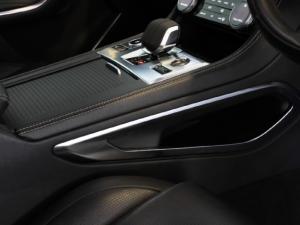 Jaguar F-Pace D200 AWD R-Dynamic SE - Image 29