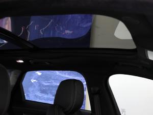 Jaguar F-Pace D200 AWD R-Dynamic SE - Image 30