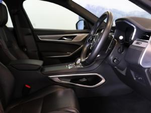 Jaguar F-Pace D200 AWD R-Dynamic SE - Image 9