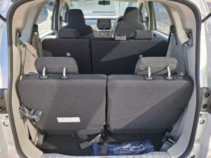 Renault Triber 1.0 Evolution - Image 12