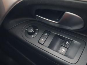 Volkswagen up! cross up! 5-door 1.0 - Image 31
