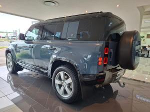Land Rover Defender 110 D240 X-Dynamic SE - Image 12