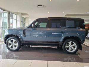Land Rover Defender 110 D240 X-Dynamic SE - Image 13