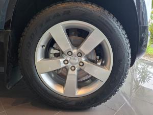Land Rover Defender 110 D240 X-Dynamic SE - Image 5