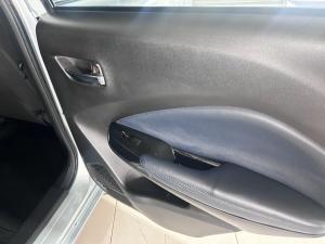 Suzuki Baleno 1.5 GLX manual - Image 9