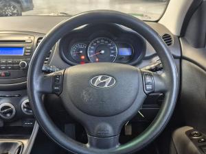 Hyundai i10 1.1 Motion - Image 10