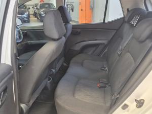 Hyundai i10 1.1 Motion - Image 16