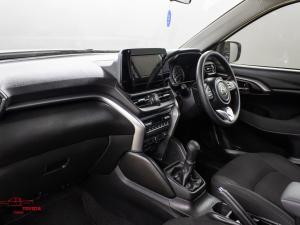 Toyota Urban Cruiser 1.5 XR manual - Image 7