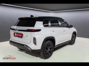 Toyota Urban Cruiser 1.5 XR manual - Image 2
