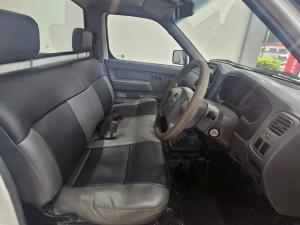 Nissan NP300 Hardbody 2 - Image 11