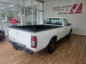 Nissan NP300 Hardbody 2 - Image 2