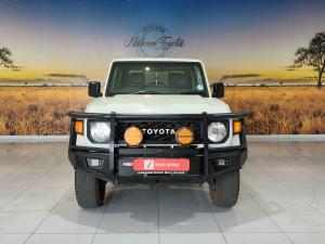 Toyota Land Cruiser 79 2.8GD-6 double cab auto - Image 4