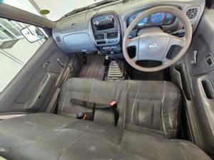Nissan NP300 Hardbody 2 - Image 6