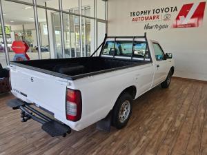 Nissan NP300 Hardbody 2 - Image 2