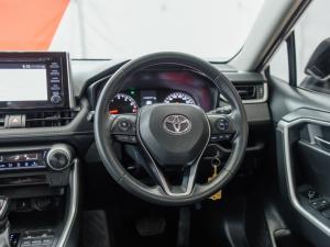 Toyota RAV4 2.0 GX auto - Image 8