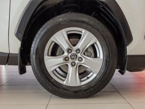 Toyota RAV4 2.0 GX auto - Image 14
