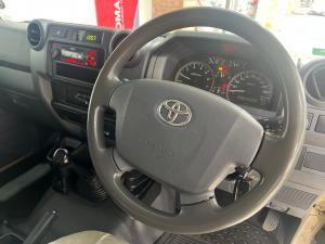 Toyota Land Cruiser 79 4.0 V6 single cab - Image 8